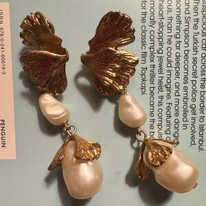 ZARA Gold Petal and Pearl Earrings